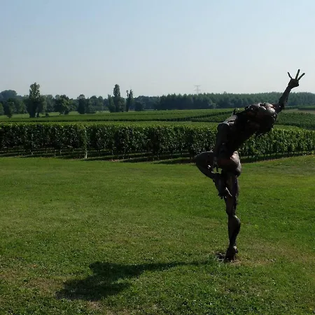 & Chateau Lagrange Les Tours Holiday home *