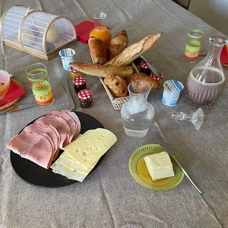 Holiday home & Chateau Lagrange Les Tours *