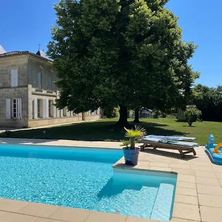 & Chateau Lagrange Les Tours * Cubzac-les-Ponts