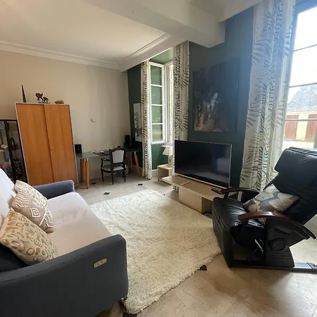 & Chateau Lagrange Les Tours Vakantiehuis