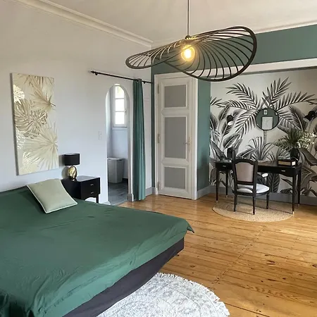 & Chateau Lagrange Les Tours Vakantiehuis