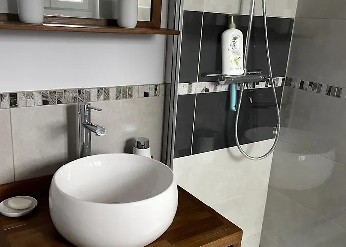 Casa de Férias Gîte&spa Château Lagrange Les Tours Cubzac-les-Ponts