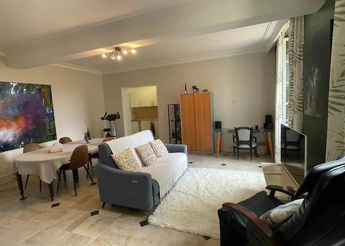 Gîte&spa Château Lagrange Les Tours