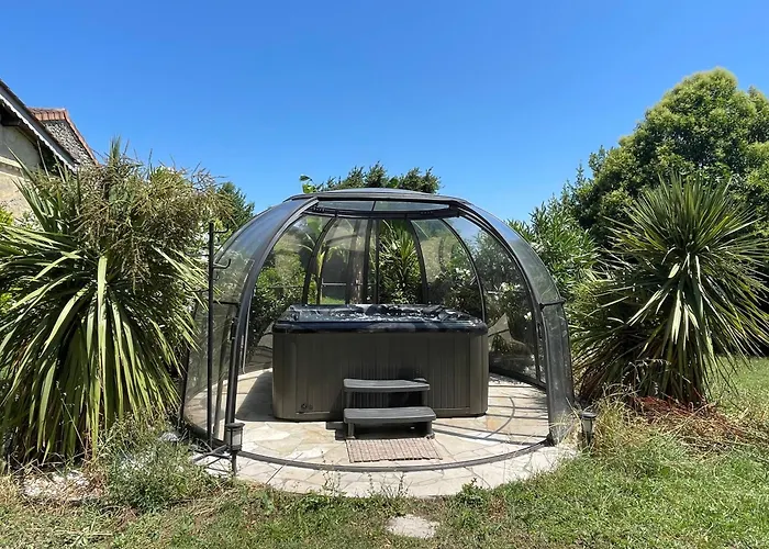 Gîte&spa Château Lagrange Les Tours *