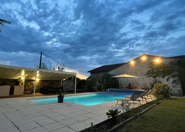 Casa de Férias Gîte&spa Château Lagrange Les Tours Cubzac-les-Ponts